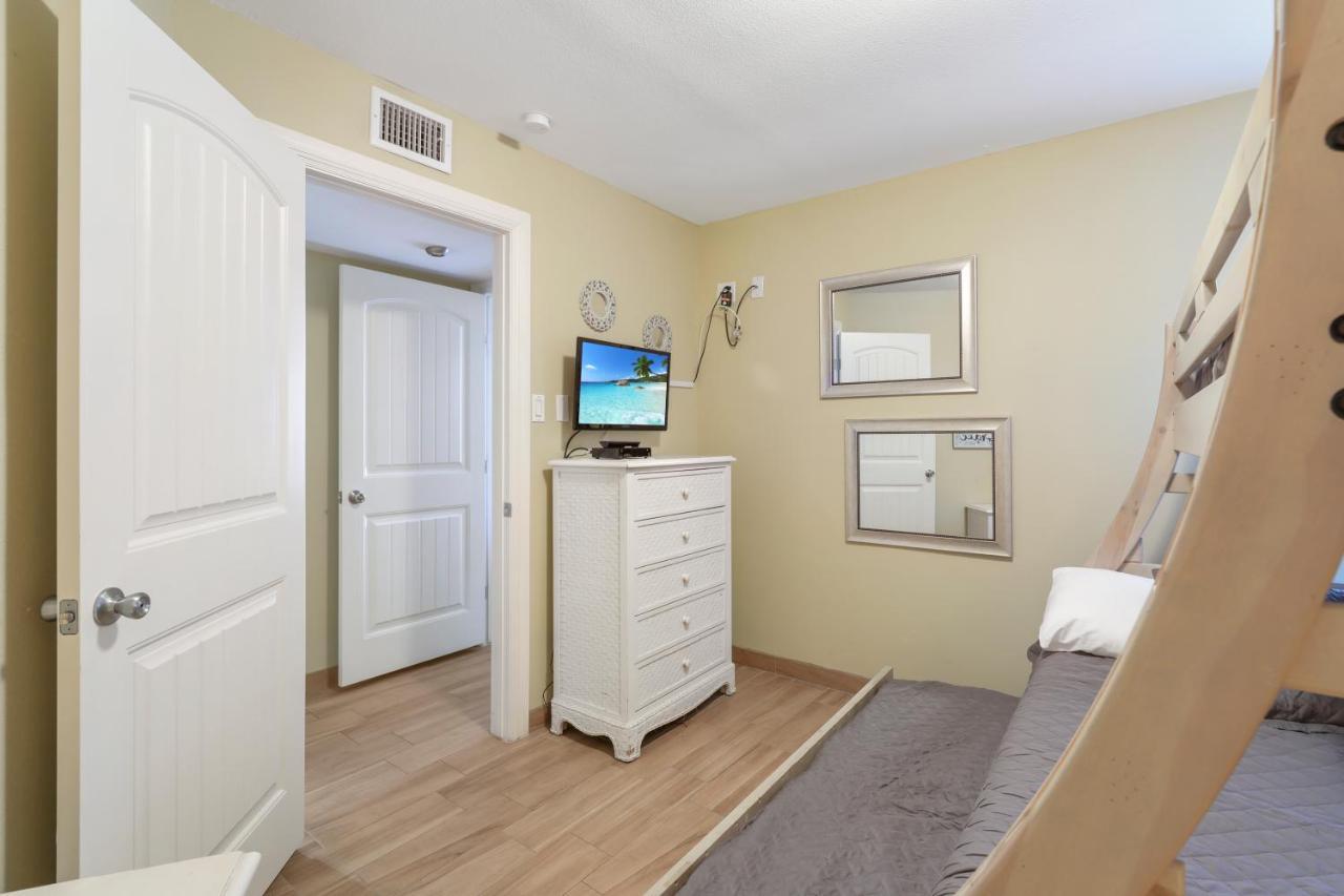 Ground Floor Beachfront Beauty! Steps To The Beach And Pool South Padre Island Exterior photo
