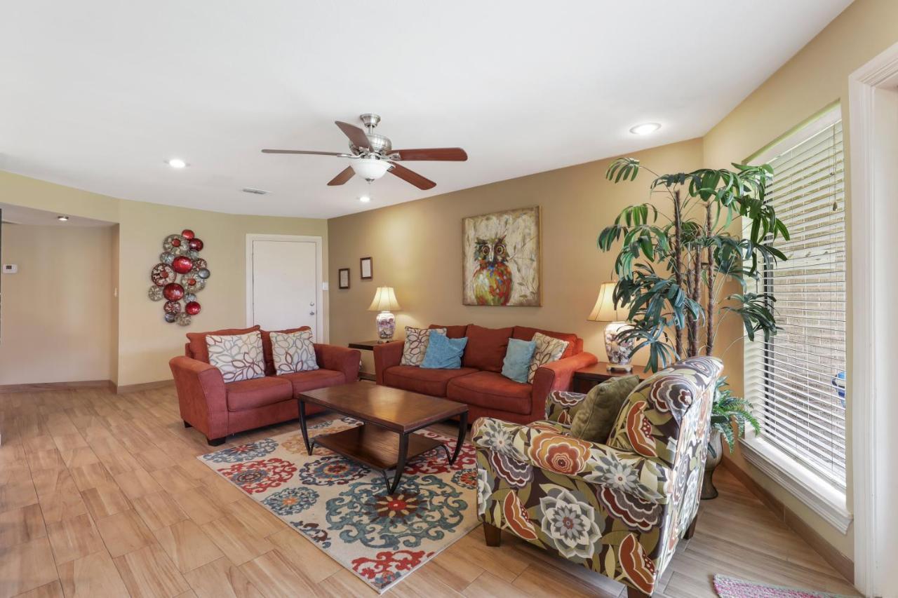 Ground Floor Beachfront Beauty! Steps To The Beach And Pool South Padre Island Exterior photo