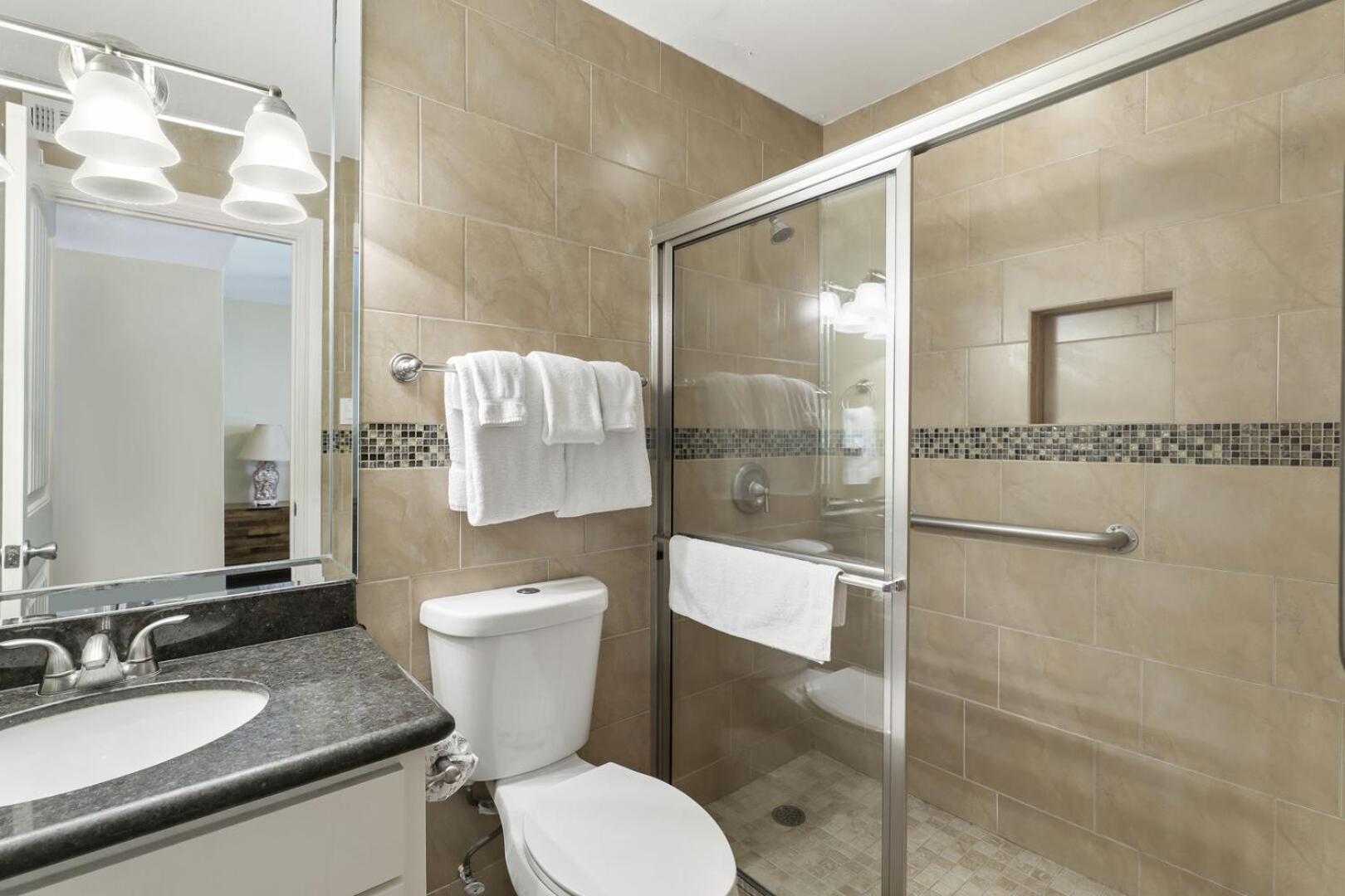 Ground Floor Beachfront Beauty! Steps To The Beach And Pool South Padre Island Room photo