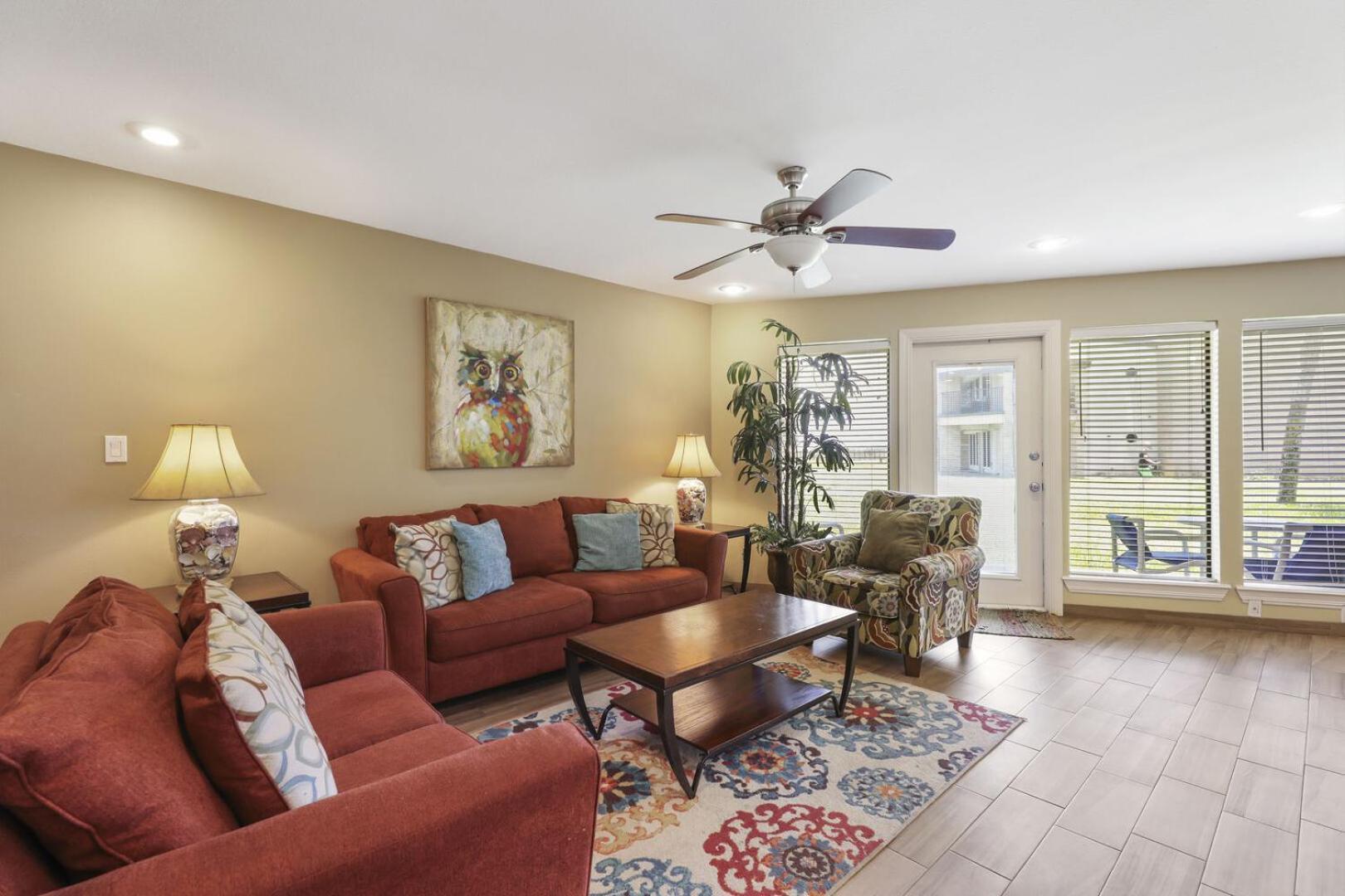 Ground Floor Beachfront Beauty! Steps To The Beach And Pool South Padre Island Room photo