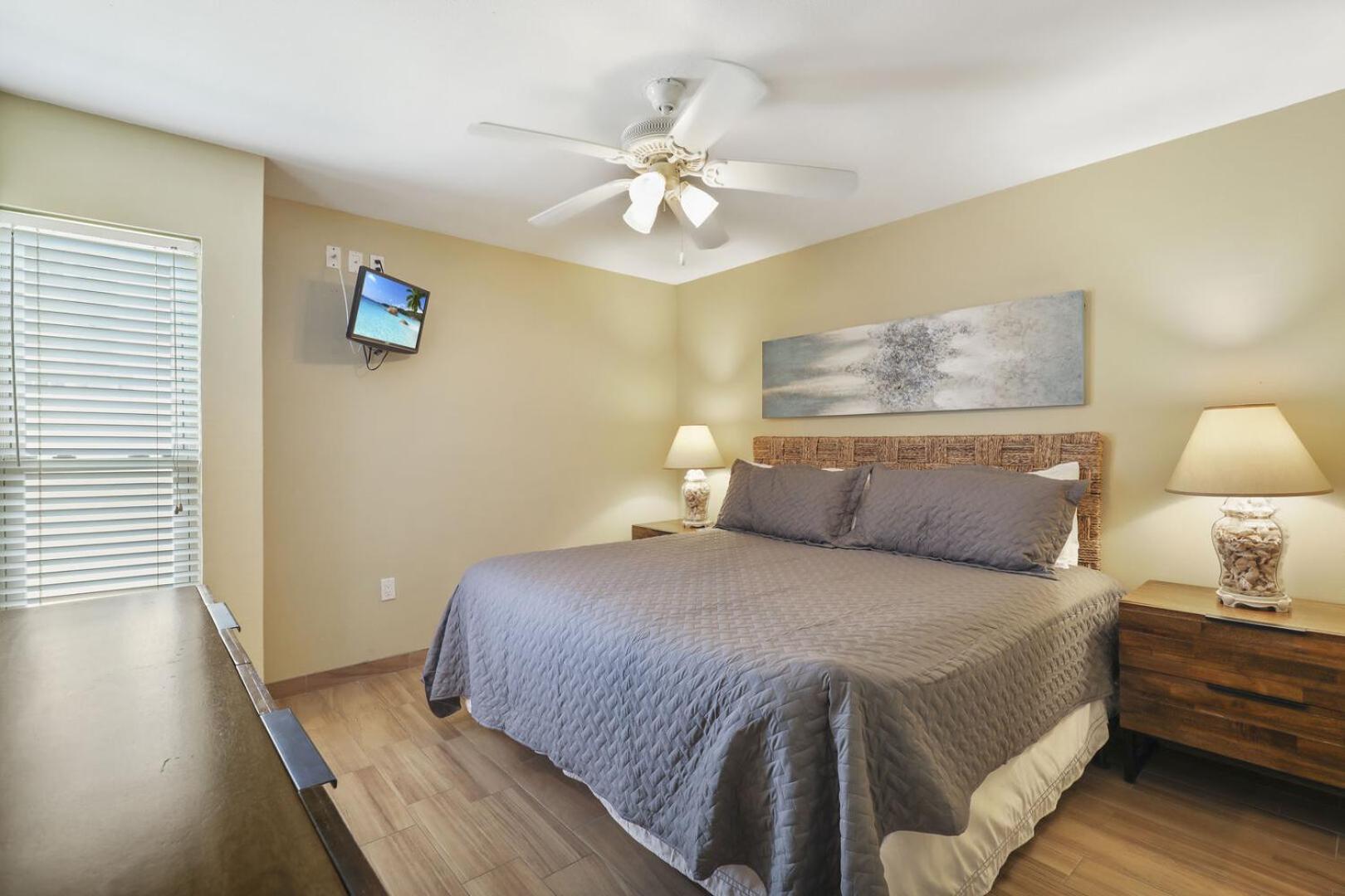 Ground Floor Beachfront Beauty! Steps To The Beach And Pool South Padre Island Room photo